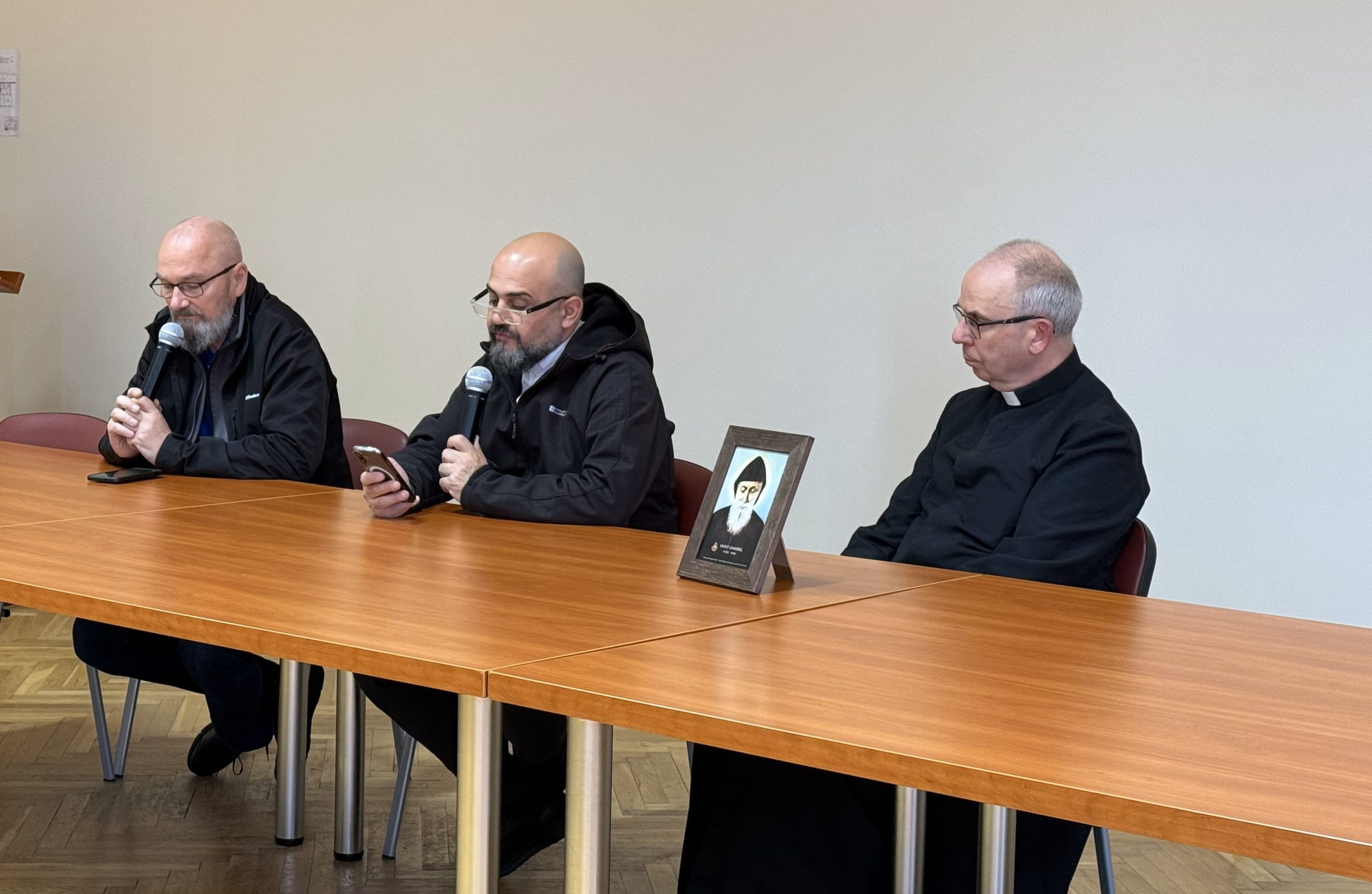 Relikwie św. Szarbela w kaplicy szpitalnej – wyjątkowe spotkanie z Ojcem Charbelem Beiroutchy