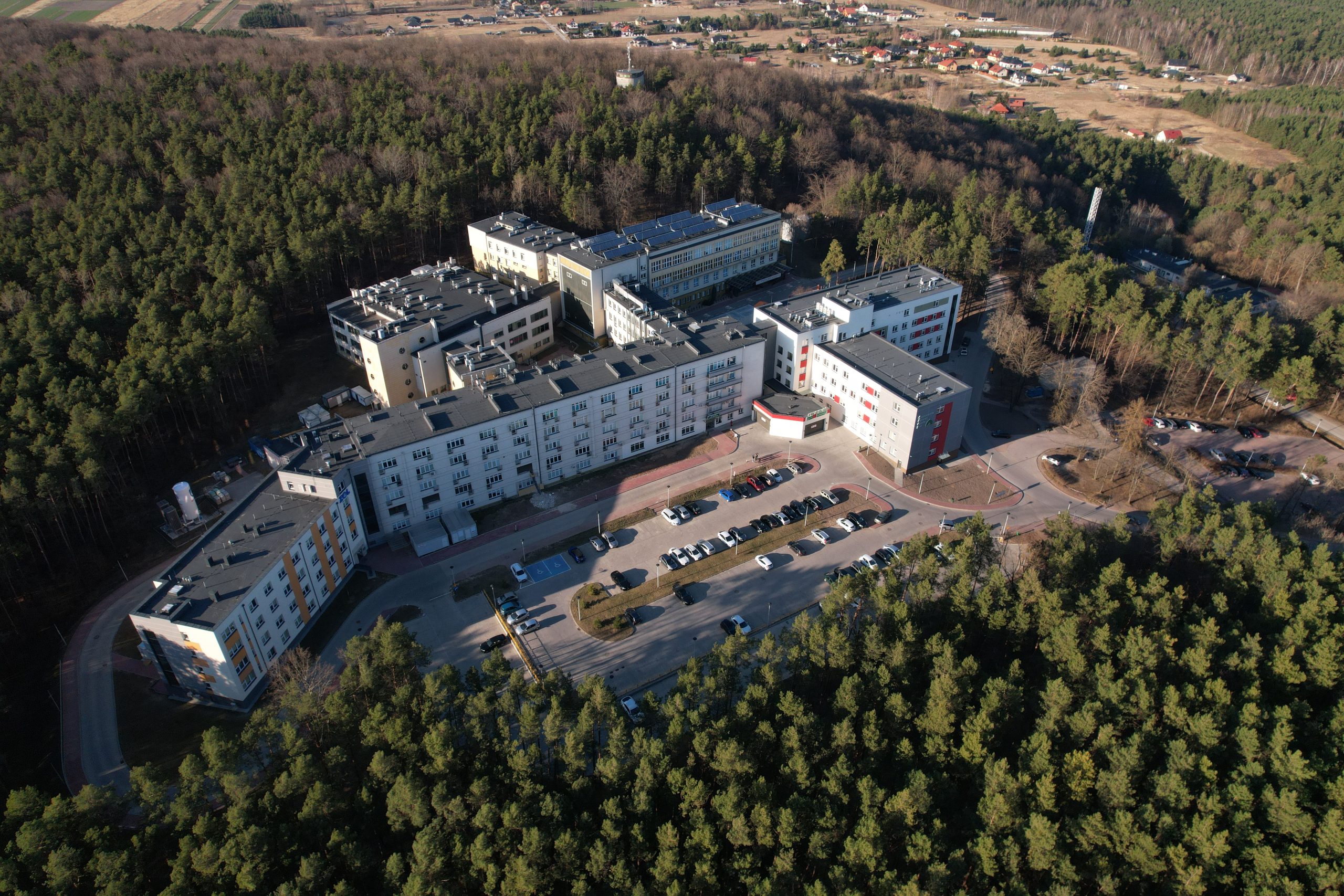 Coraz bliżej przełomowej inwestycji. Szpital w Czerwonej Górze z własnym robotem chirurgicznym